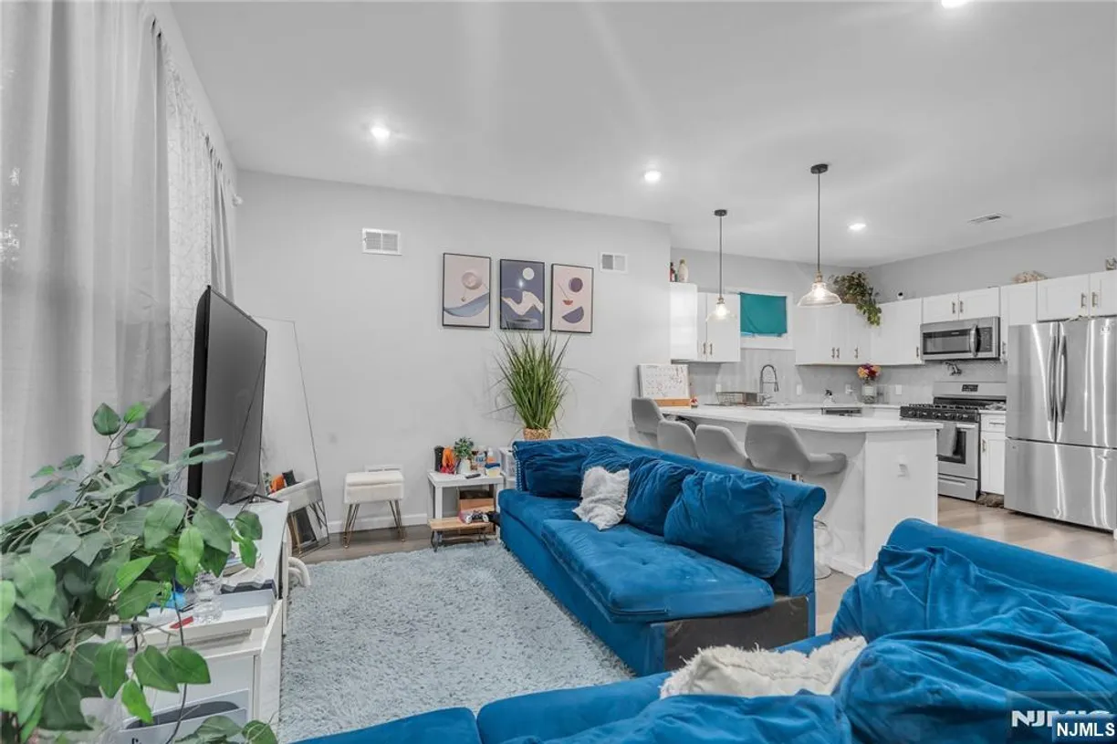 Jersey City/Hoboken Real Estate | View 389 Lyons | Listing
