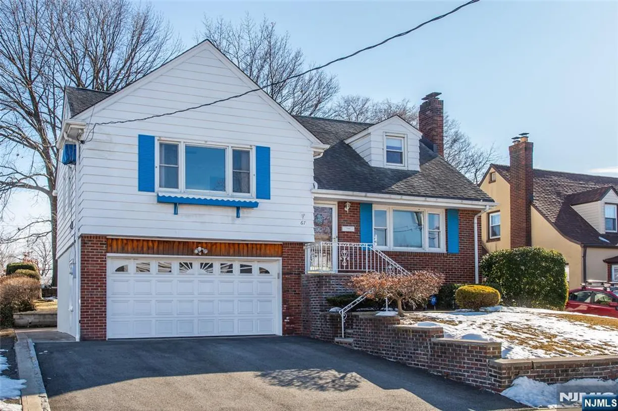 Jersey City/Hoboken Real Estate | View 67 Rollins | 3 Beds, 2 Baths