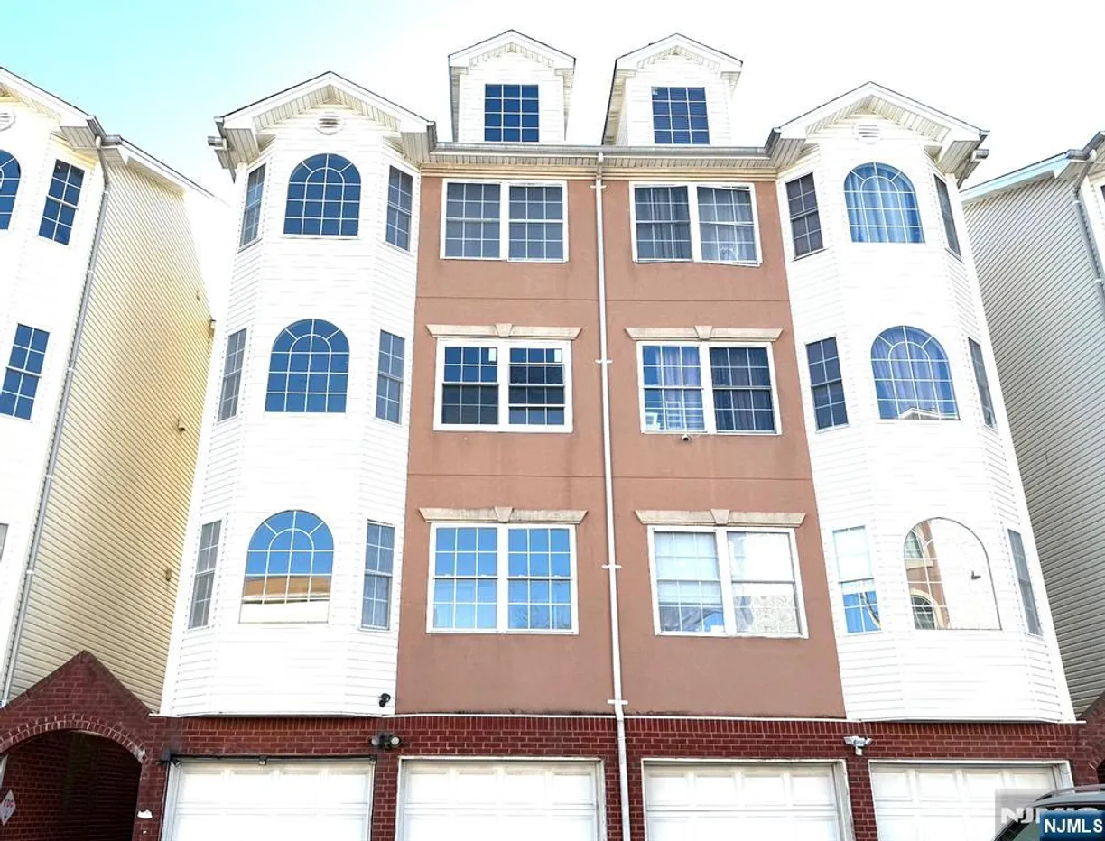 Jersey City/Hoboken Real Estate | View 568 Pennsylvania | 4 Baths