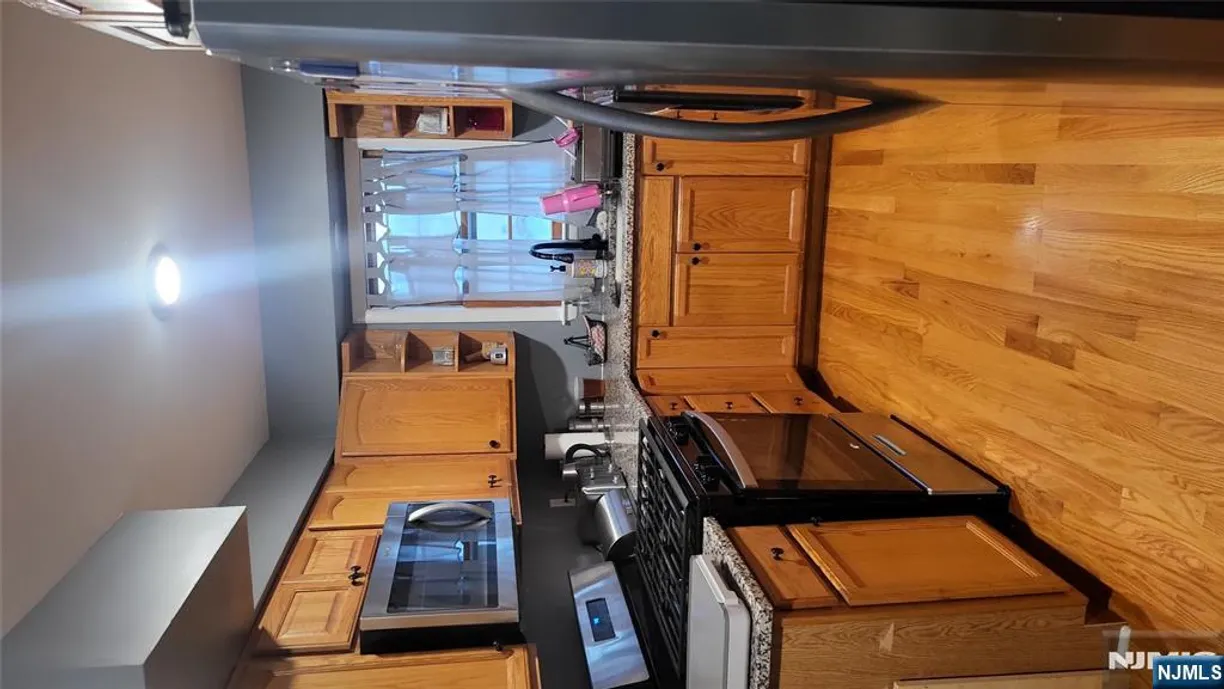 Jersey City/Hoboken Real Estate | View 16 Willard | Listing