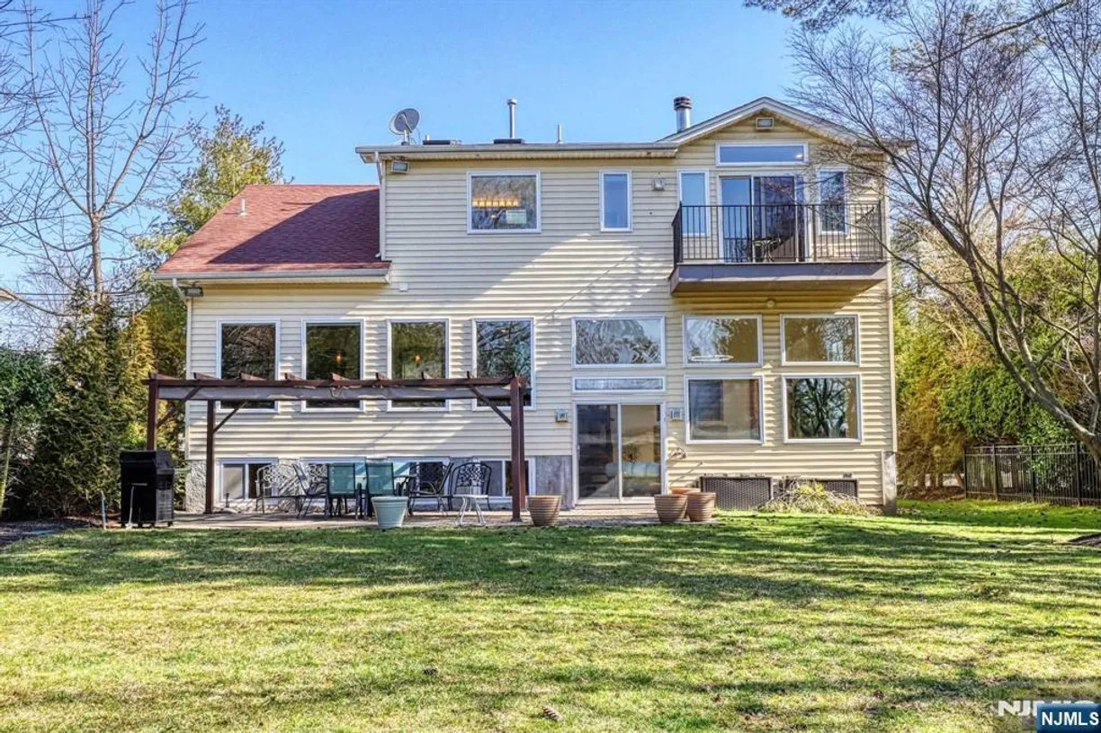 Bergen County Real Estate | View 84 Westervelt | Listing