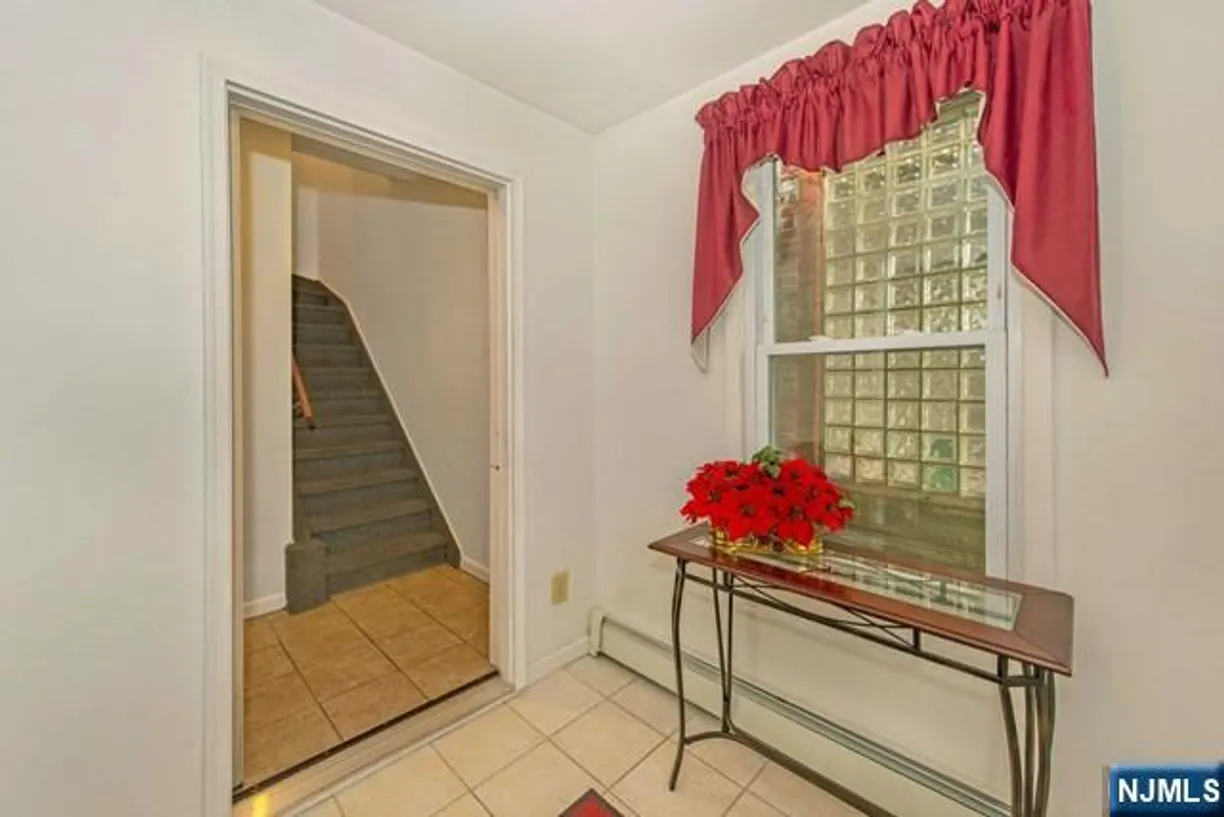 Bergen County Real Estate | View 526 Page, 2 | 2 Beds, 1 Bath