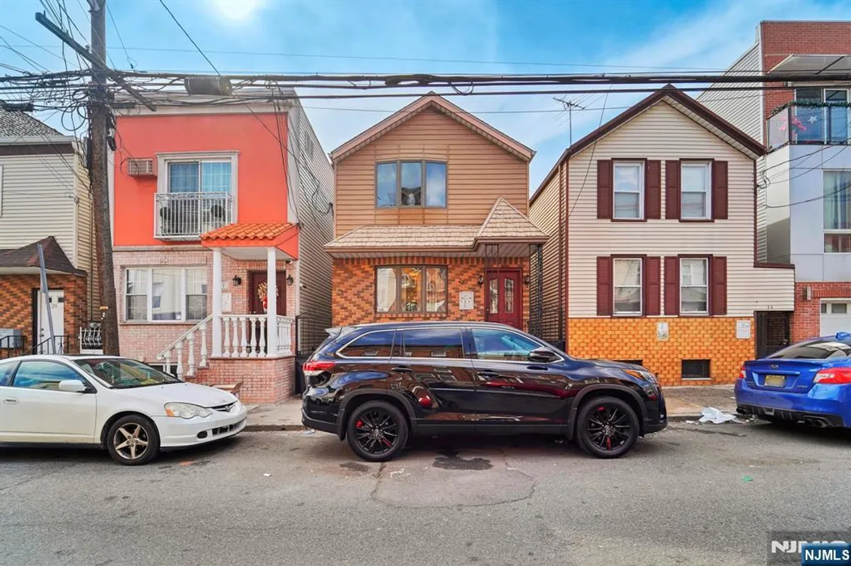 Jersey City/Hoboken Real Estate | View 27 Downing | 3 Beds, 3 Baths