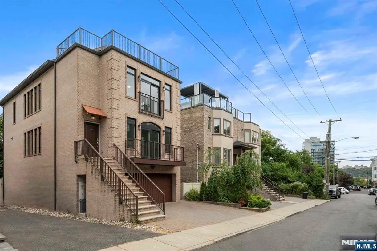 Bergen County Real Estate | View 37 Winterburn | Listing