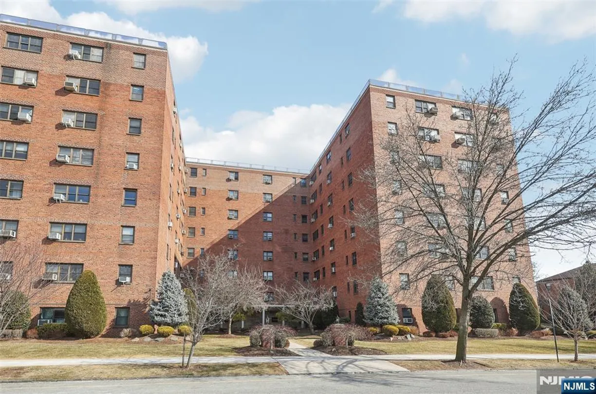 Bergen County Real Estate | View 208 Anderson, S2A | 2 Beds, 1 Bath