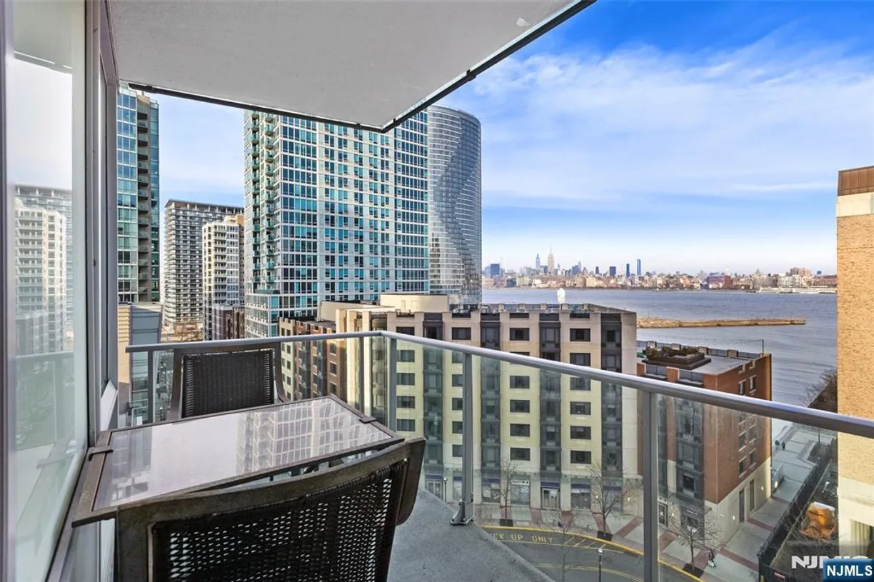 Jersey City/Hoboken Real Estate | View 20 Newport, 1108 | 1 Bed, 1 Bath