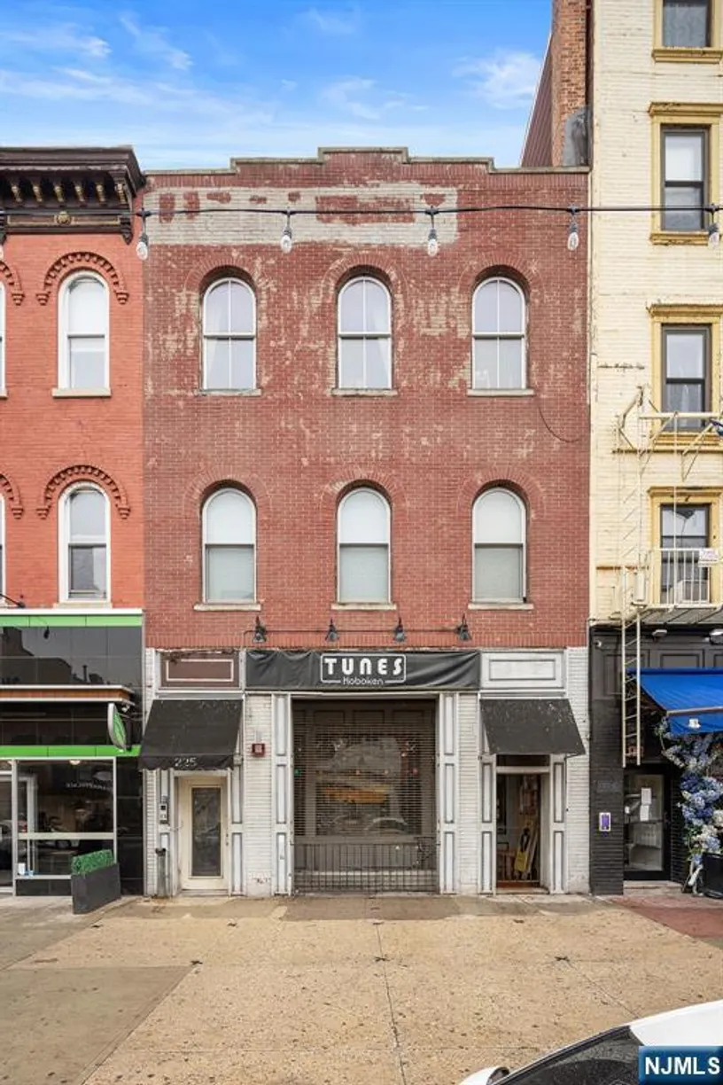 Jersey City/Hoboken Real Estate | View 225 Washington, B | Listing