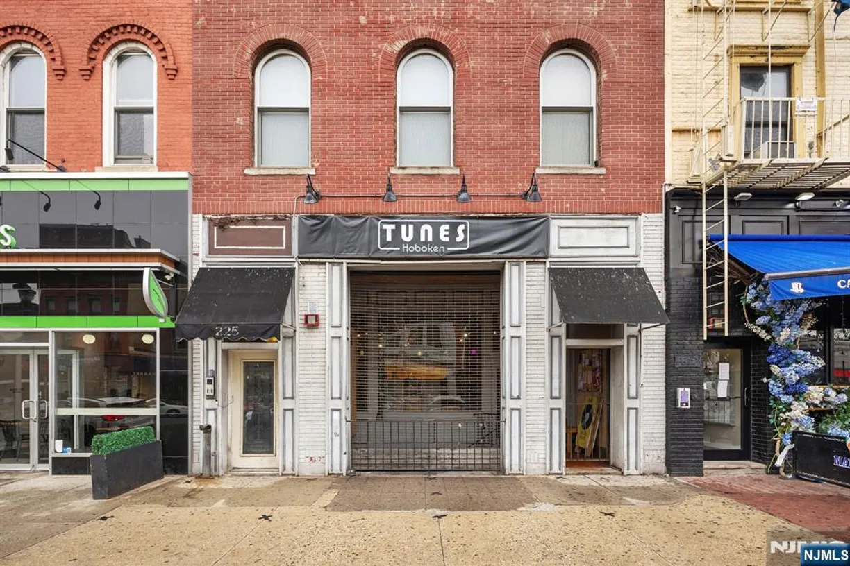 Jersey City/Hoboken Real Estate | View 225 Washington, B | Listing