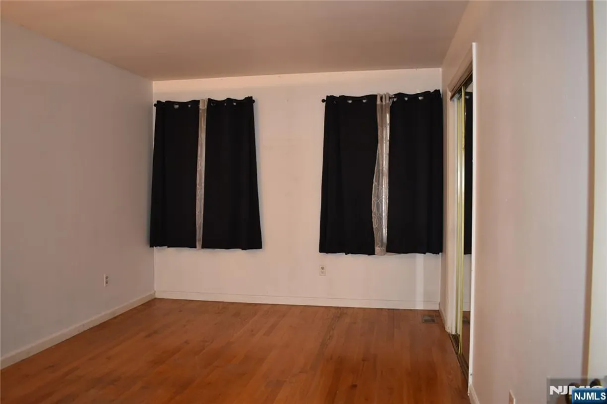 Jersey City/Hoboken Real Estate | View 145 Tiffany, 2114 | Listing