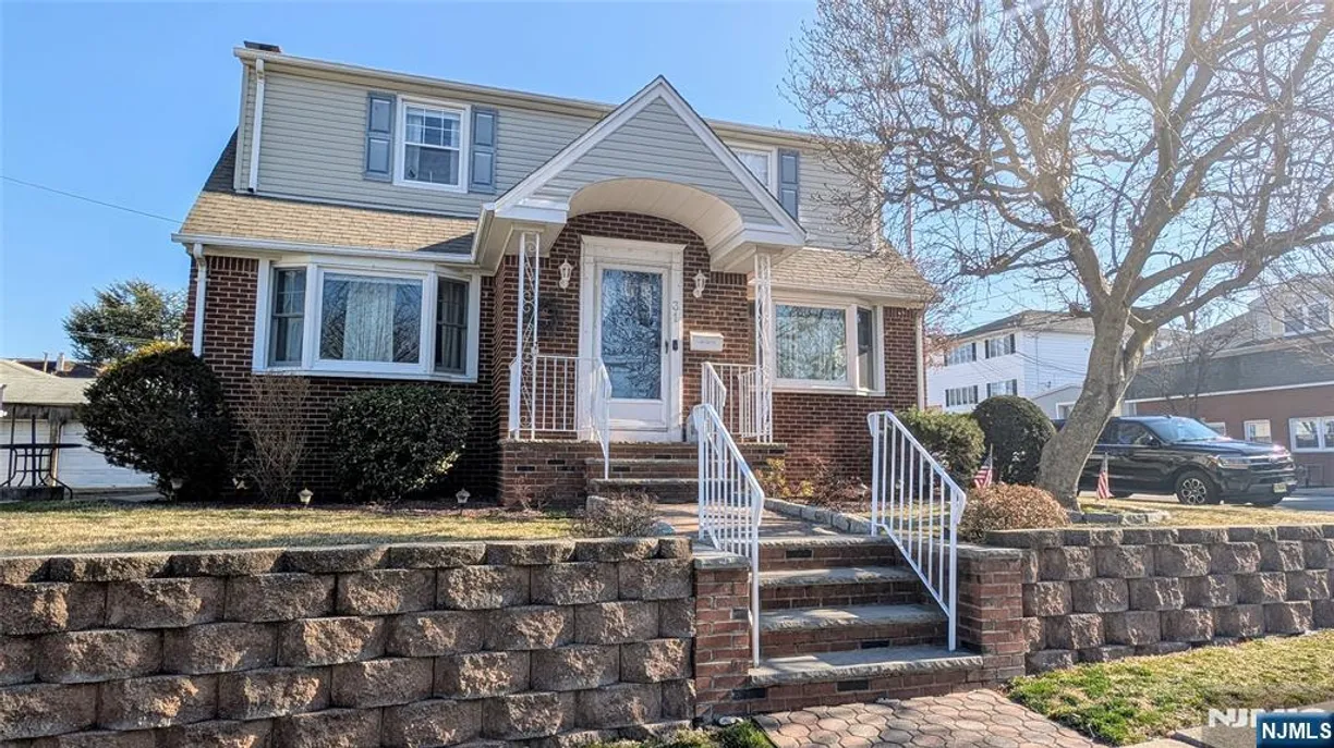 Bergen County Real Estate | View 31 Wadsworth | 4 Beds, 3 Baths