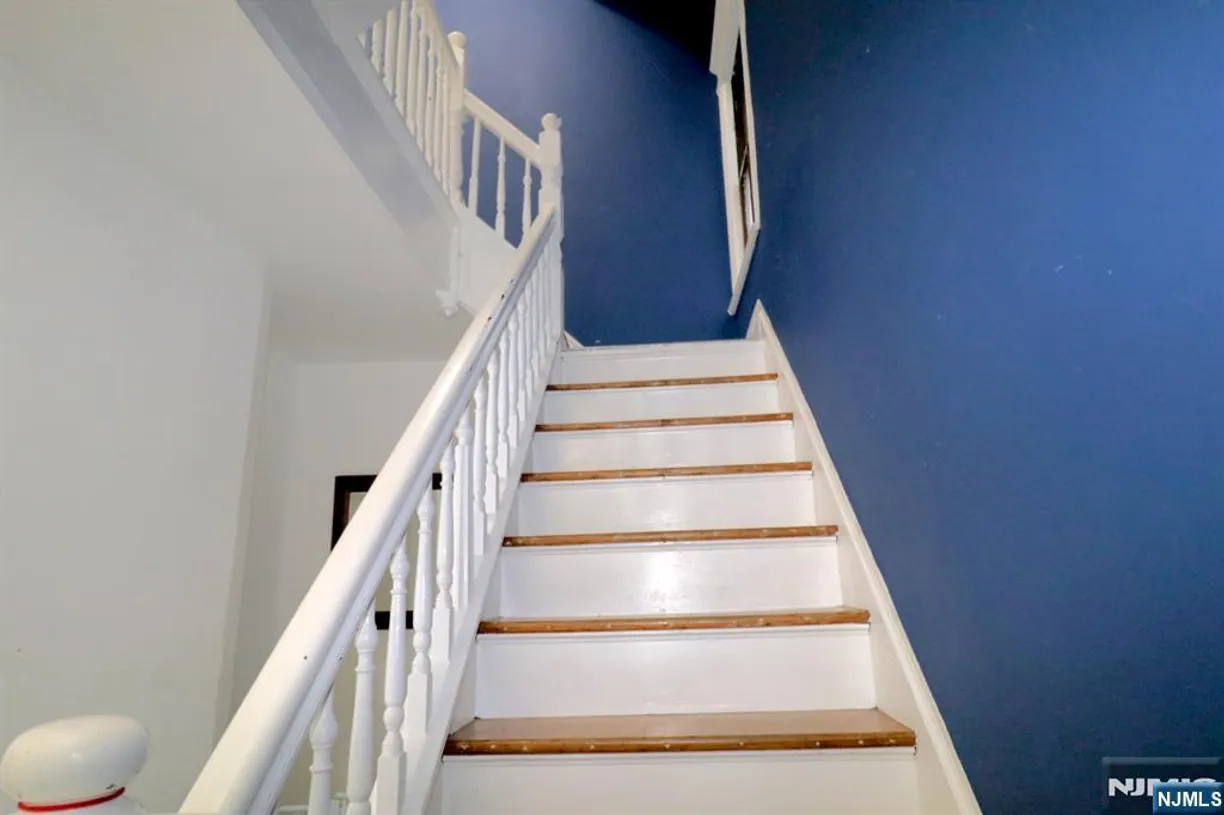 Jersey City/Hoboken Real Estate | View 392 Walnut | Listing