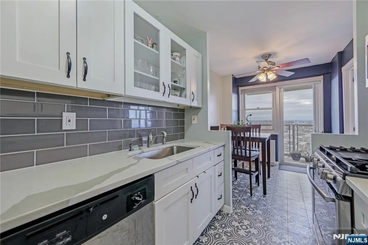 Jersey City/Hoboken Real Estate | View 6600 Boulevard East, 20E | Listing
