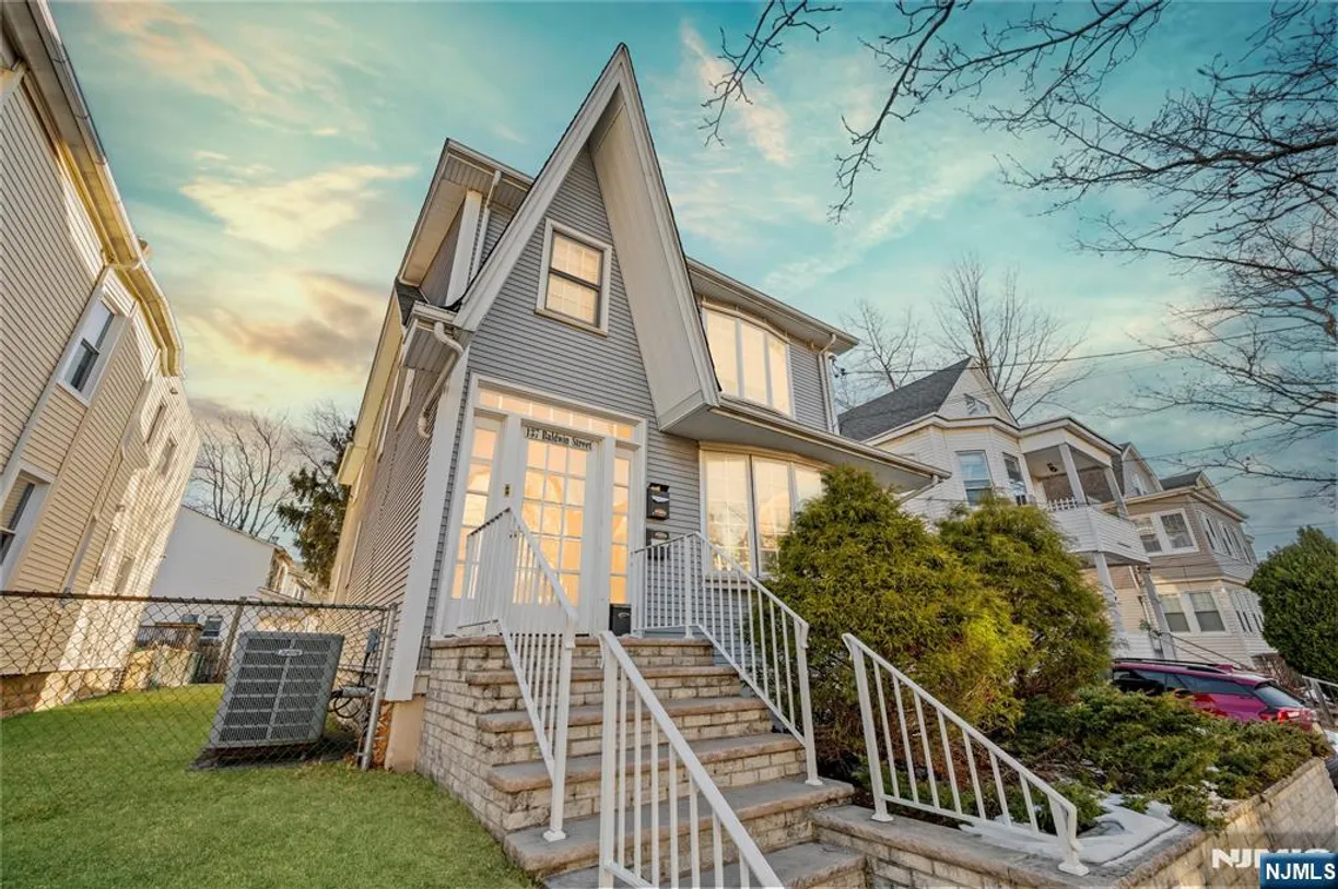 Jersey City/Hoboken Real Estate | View 137 Baldwin | 1 Bath