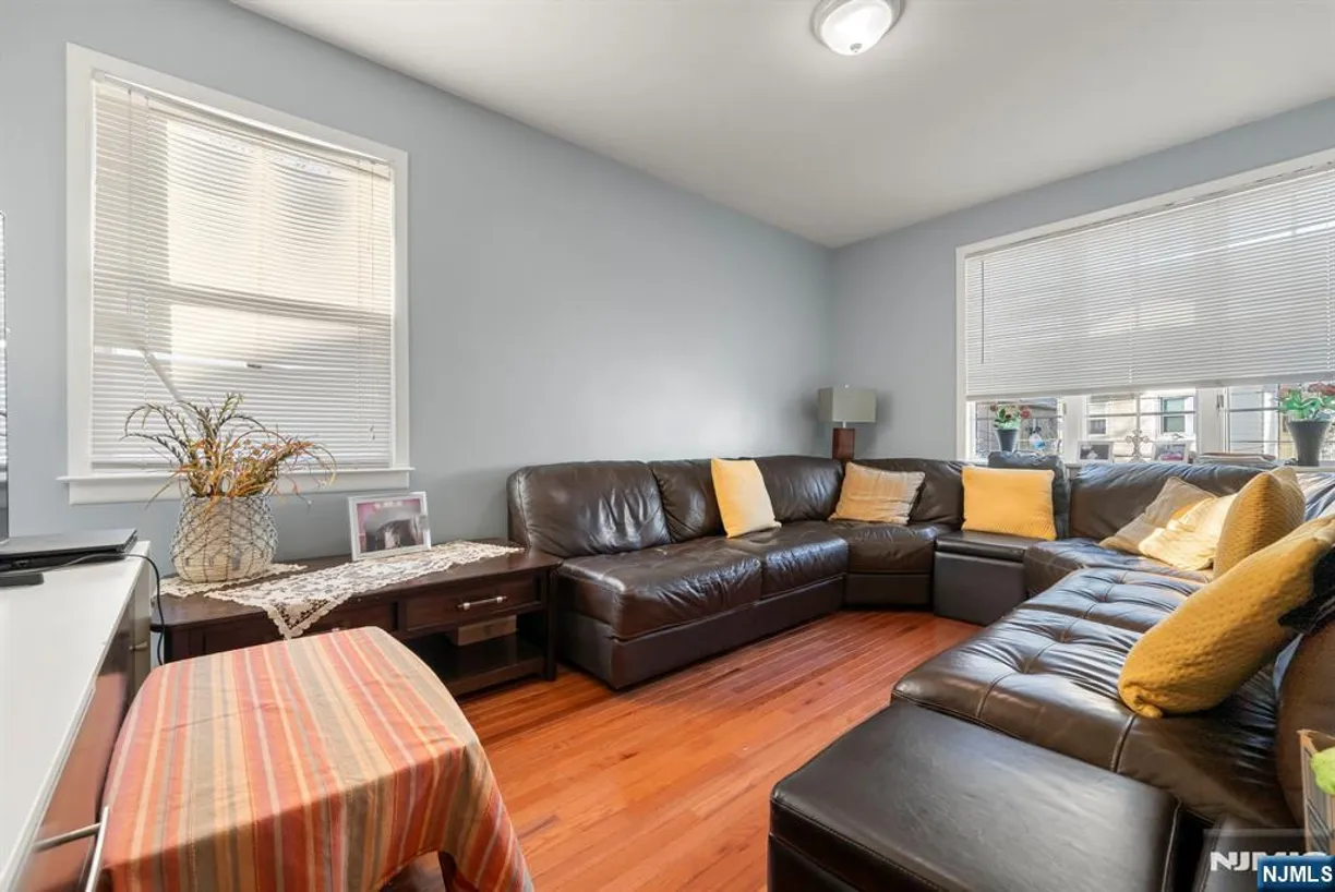 Jersey City/Hoboken Real Estate | View 137 Baldwin | Listing