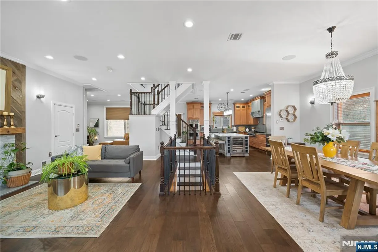 Jersey City/Hoboken Real Estate | View 452 Bloomfield | Listing
