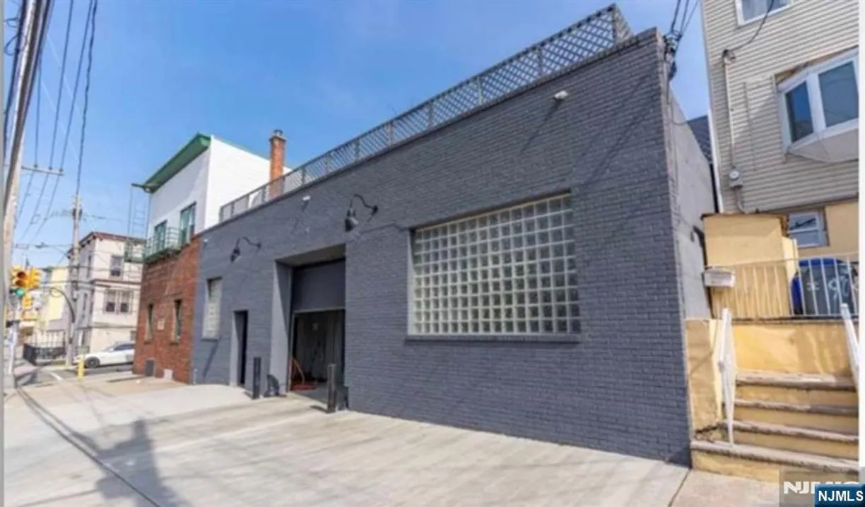 Jersey City/Hoboken Real Estate | View 910 Grand | Listing