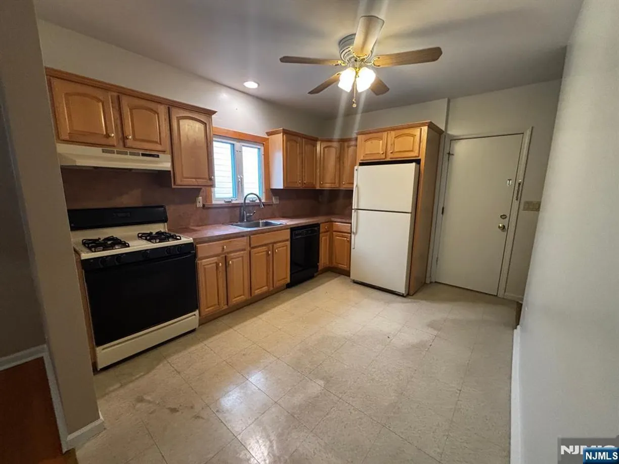 Bergen County Real Estate | View 436 Fern, 2 | Listing