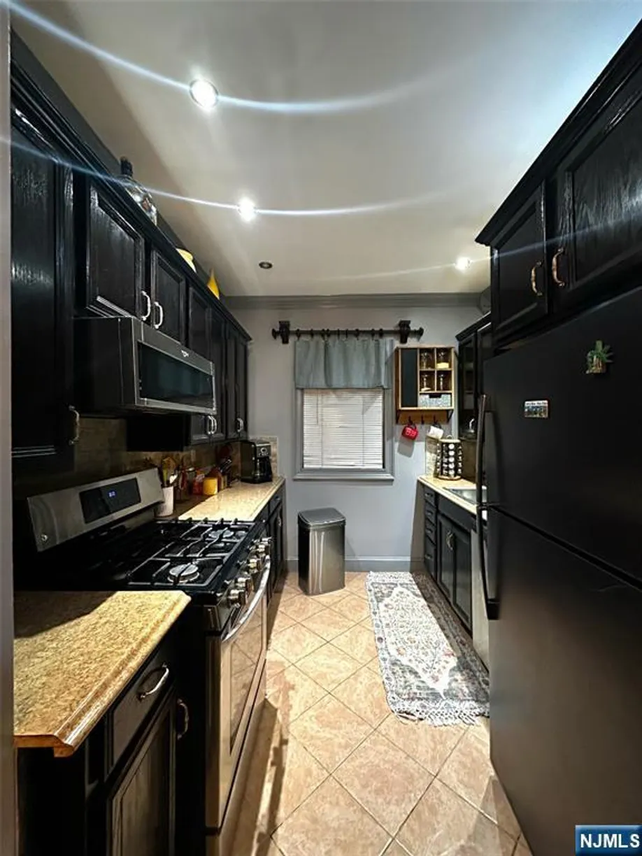 Bergen County Real Estate | View 253 Englewood | 3 Beds, 1 Bath