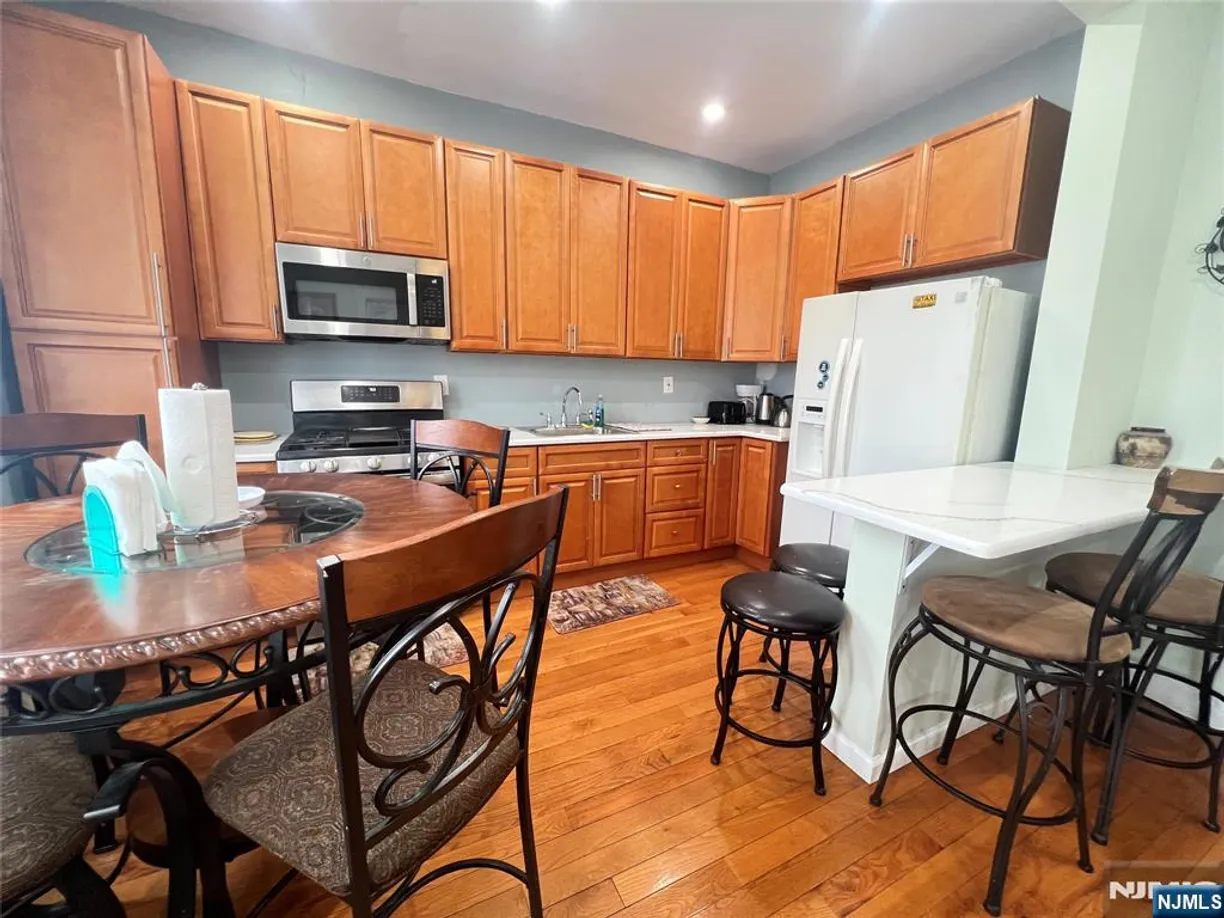 Jersey City/Hoboken Real Estate | View 573 67th, 2 | Listing