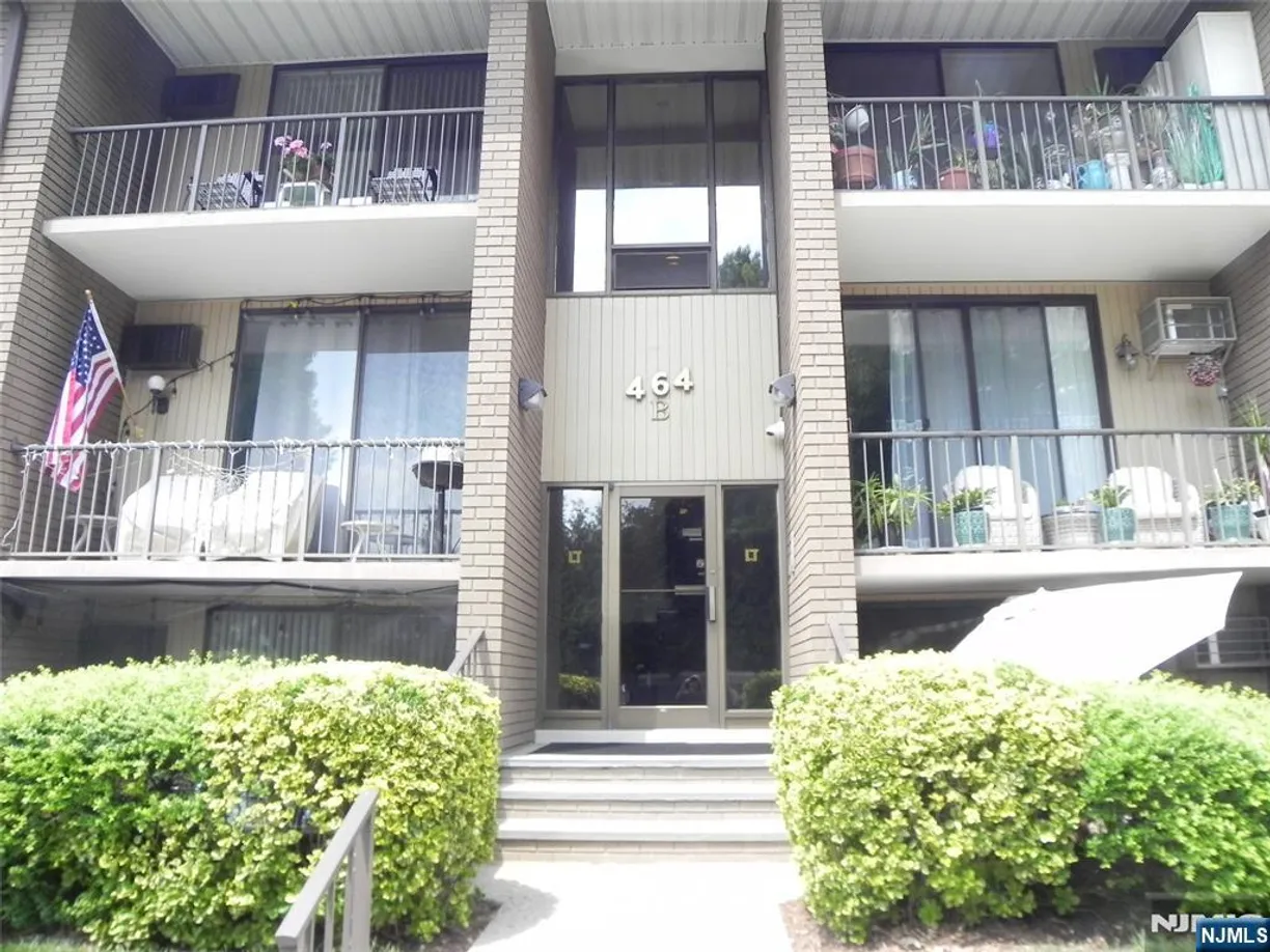 Bergen County Real Estate | View 460B Liberty, 208 | 1 Bed, 1 Bath