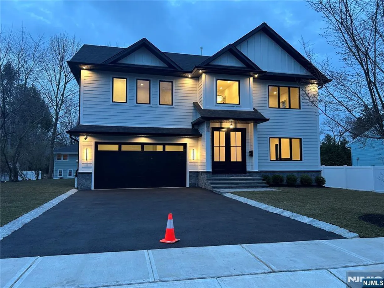 Bergen County Real Estate | View 11 Columbus | 6 Beds, 5 Baths