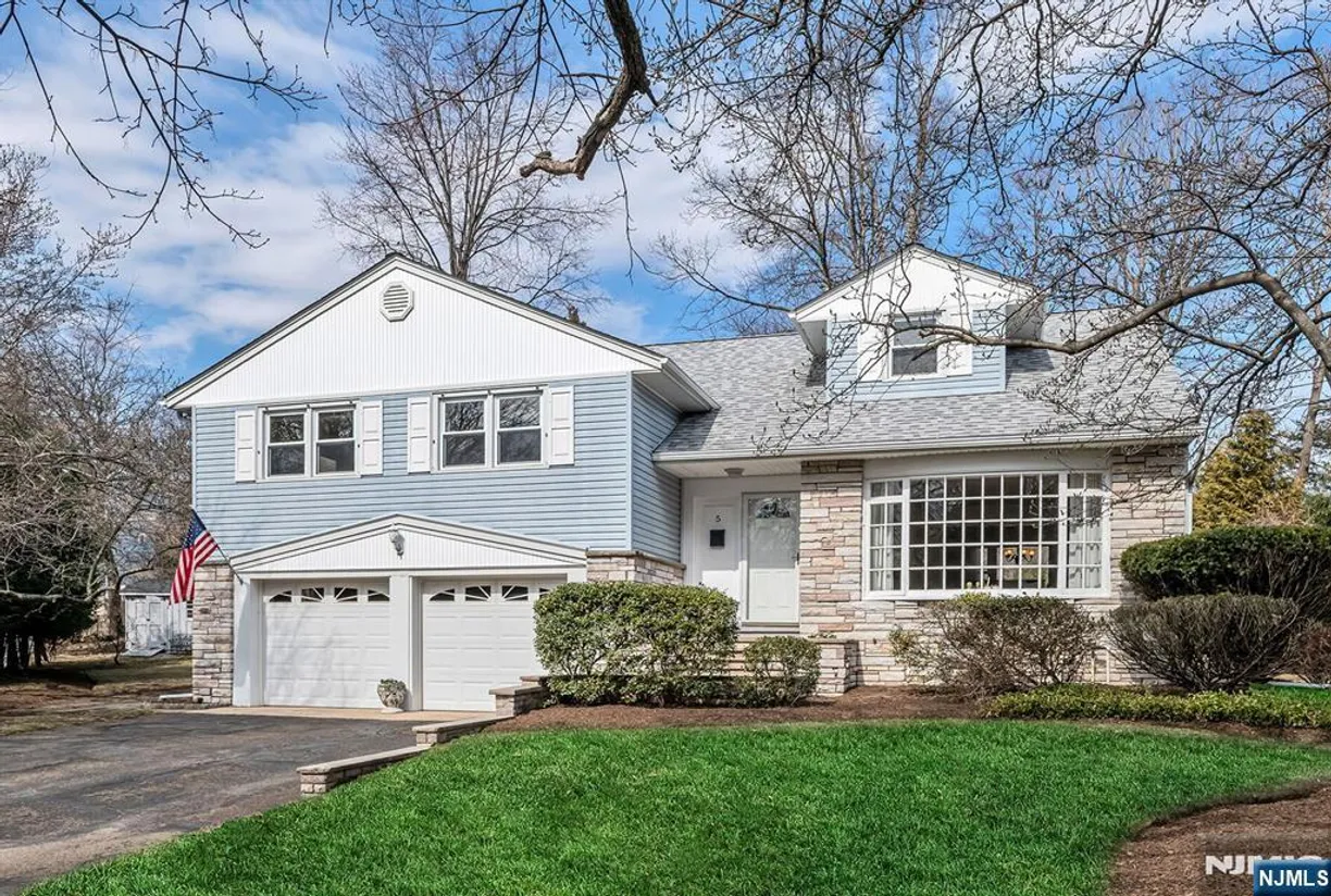Bergen County Real Estate | View 5 Ferris | 4 Beds, 2 Baths