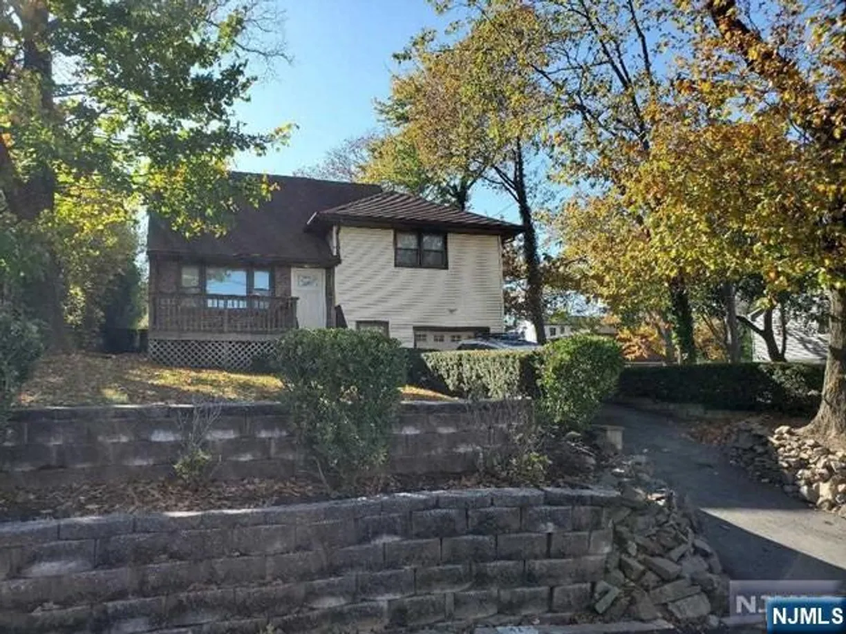 Bergen County Real Estate | View 42 Irving | 3 Beds, 2 Baths