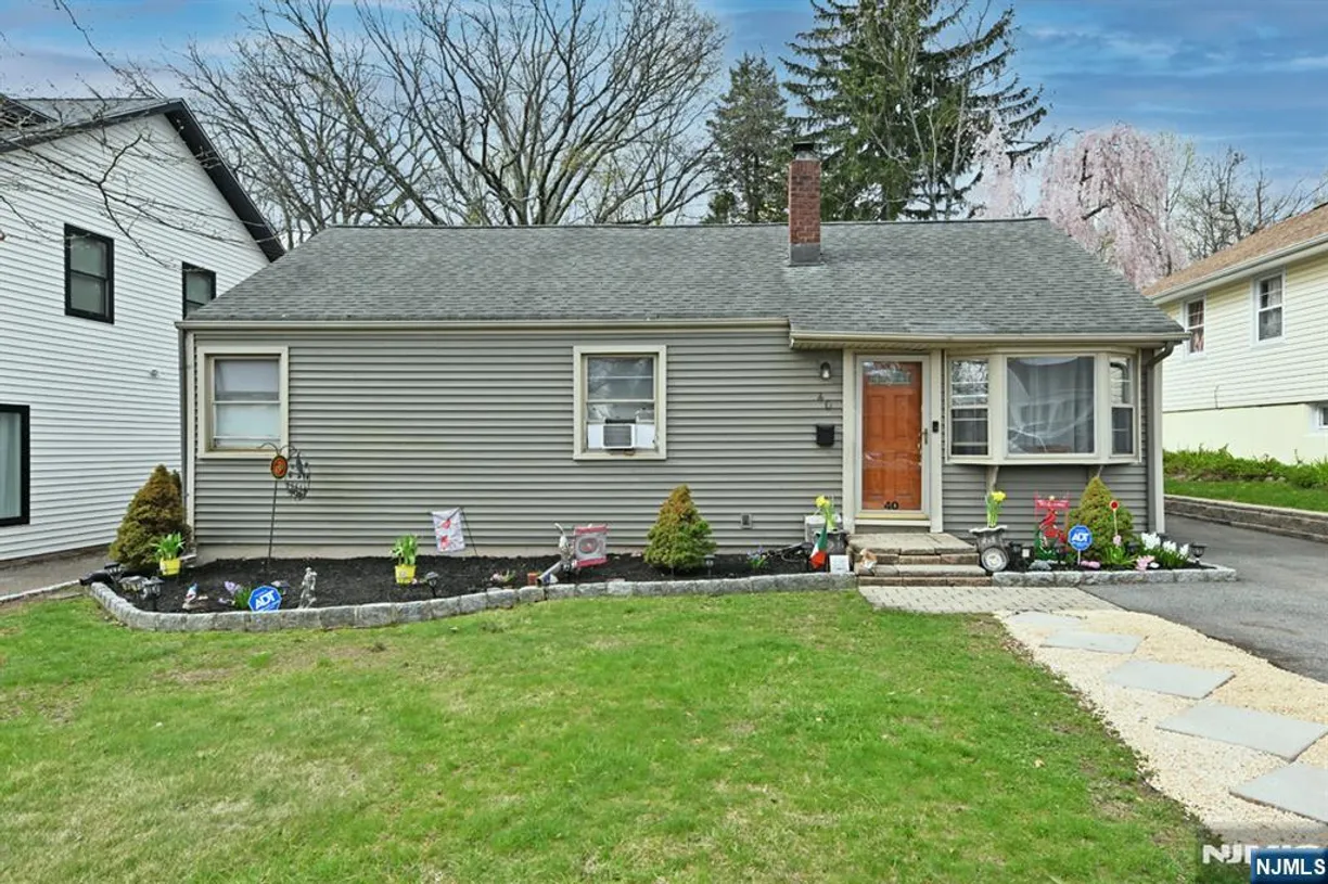 Bergen County Real Estate | View 40 Lafayette | 4 Beds, 1 Bath