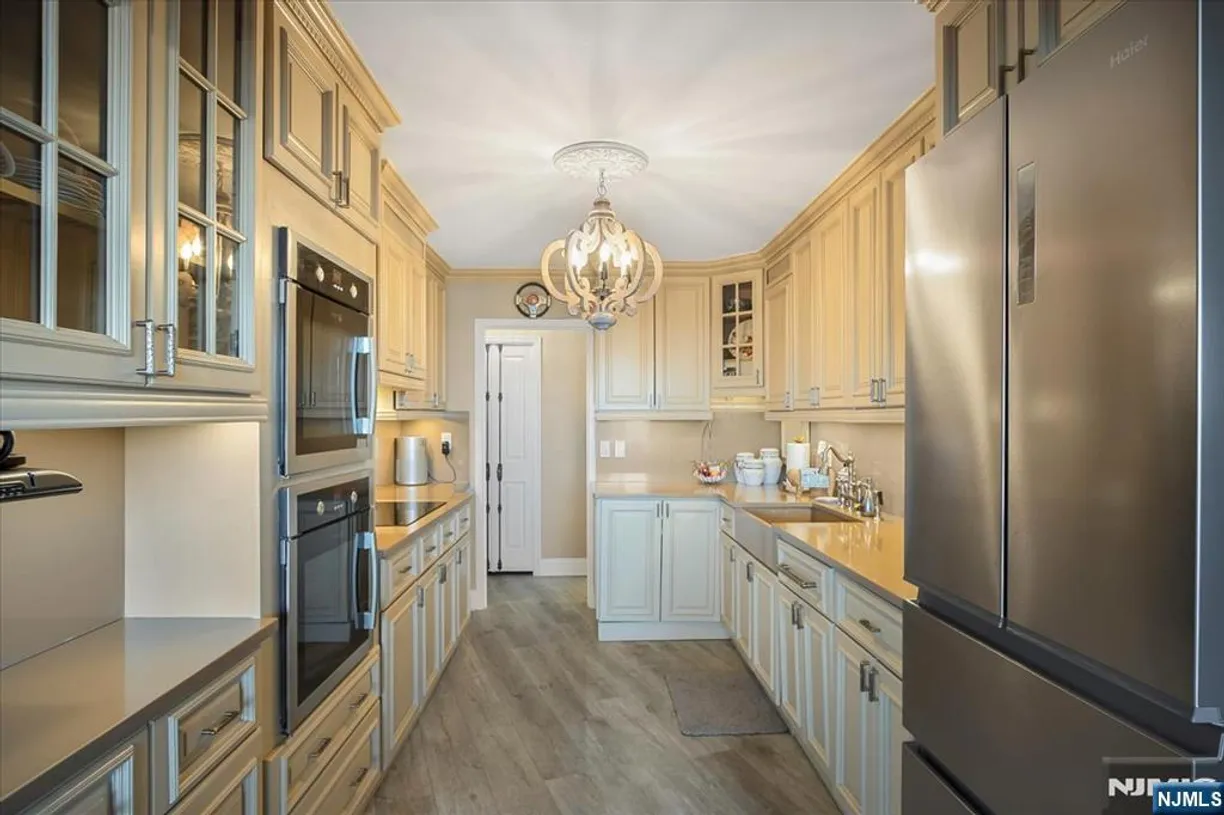Jersey City/Hoboken Real Estate | View 1 Claridge, 202 | 1 Bed, 1 Bath