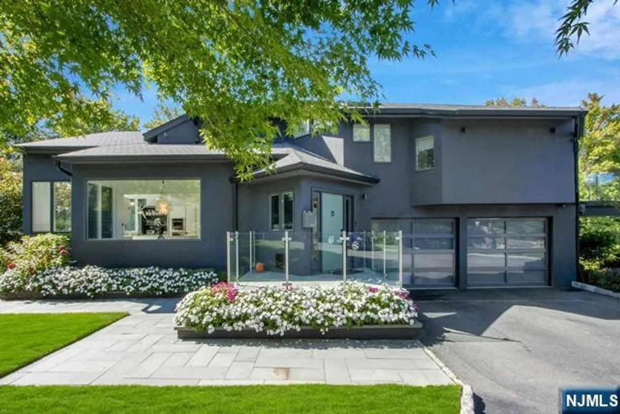 Bergen County Real Estate | View 214 Woodland | 7 Beds, 5 Baths