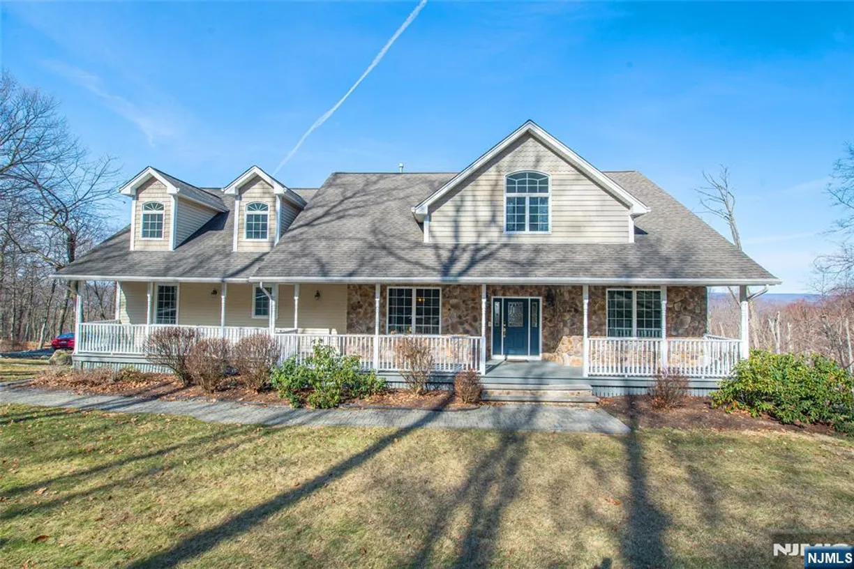 Jersey City/Hoboken Real Estate | View 101 Coventry | 6 Beds, 4 Baths