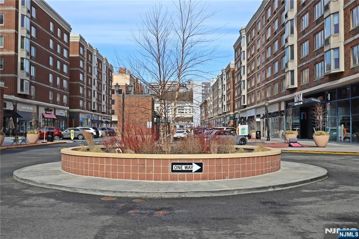 Bergen County Real Estate | View 3109 City, 3109 | 2 Beds, 2 Baths