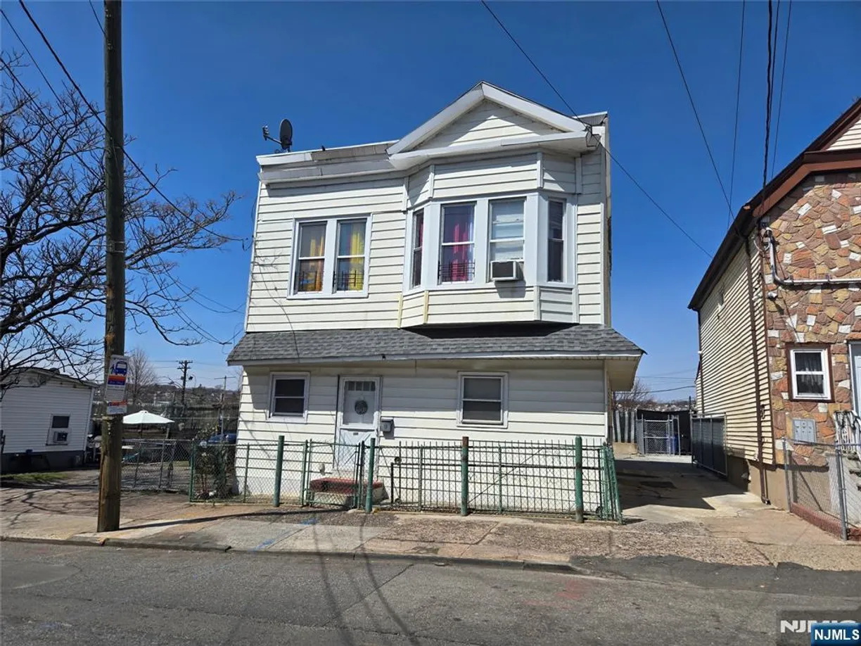Jersey City/Hoboken Real Estate | View 409 - 411 River | 2 Baths