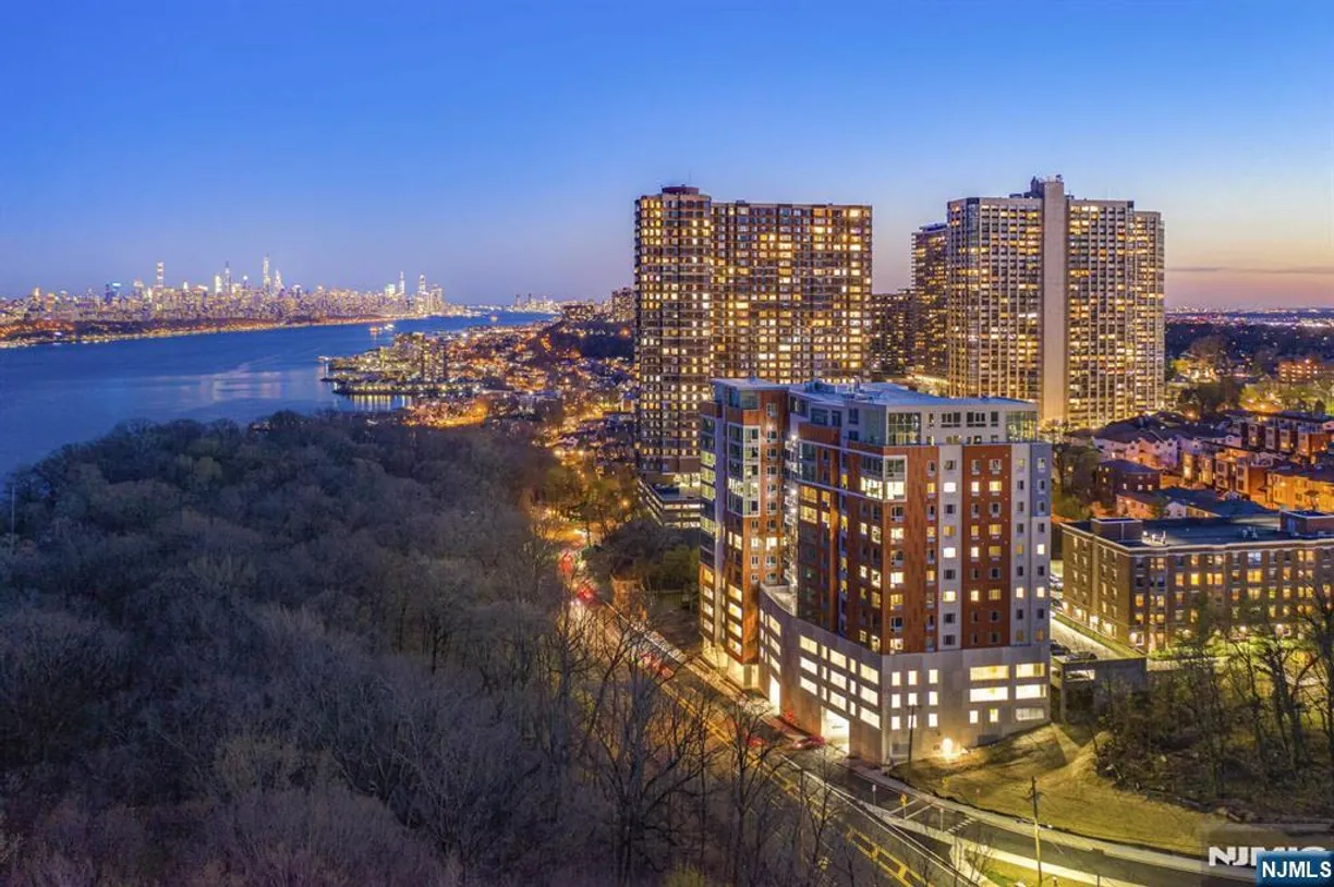 Bergen County Real Estate | View 69 Main, 1505 | 2 Beds, 2 Baths