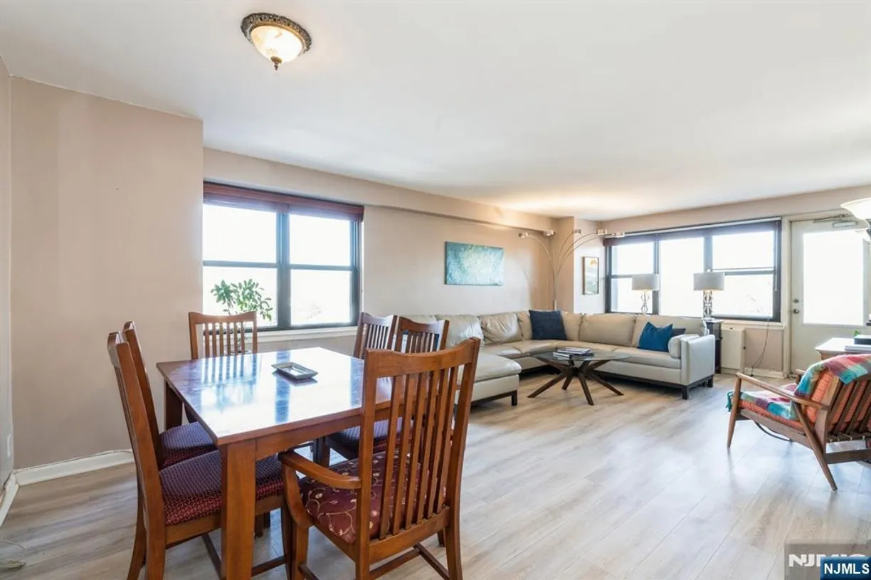 Jersey City/Hoboken Real Estate | View 285 Aycrigg, 6E | Listing