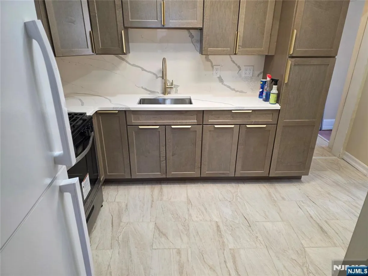 Bergen County Real Estate | View 246 Walker, 3 | Listing