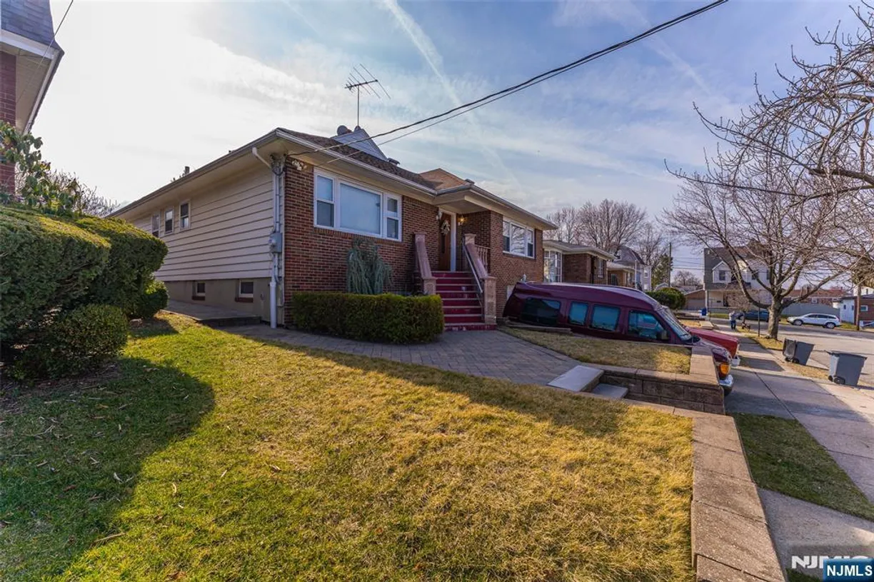 Jersey City/Hoboken Real Estate | View 10 Pleasant | Listing