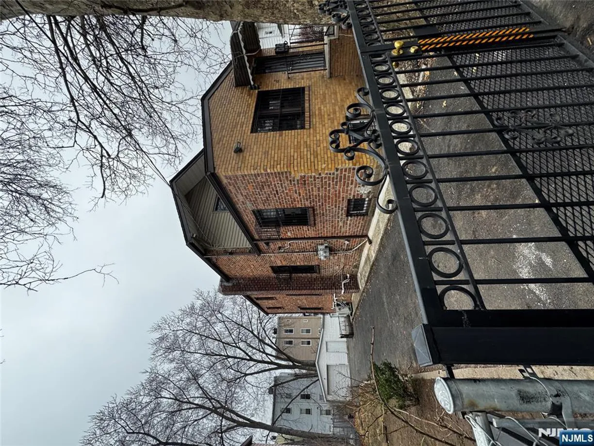 Jersey City/Hoboken Real Estate | View 50-52 Stuyvesant | Listing