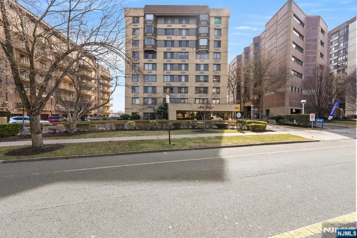 Bergen County Real Estate | View 344 Prospect, 8A | 2 Beds, 2 Baths