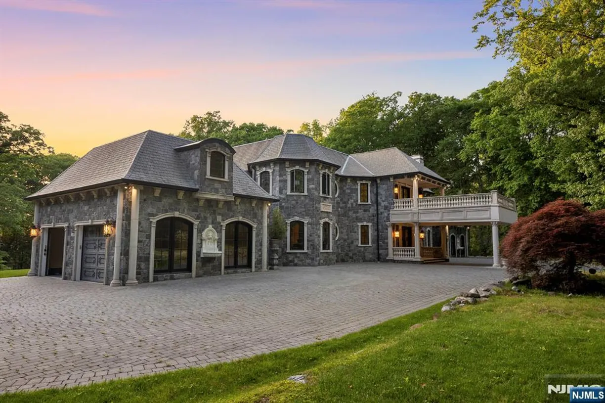 Bergen County Real Estate | View 105 Chestnut Ridge | Listing