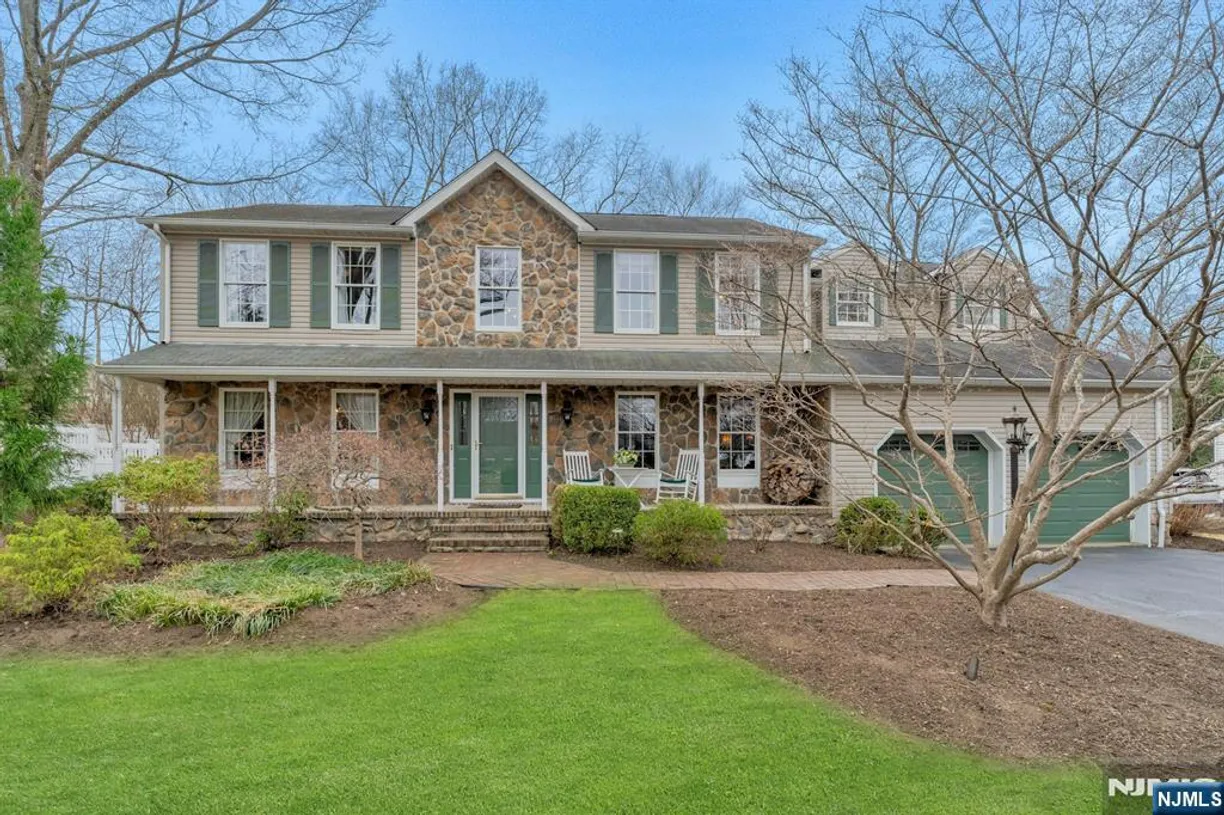 Bergen County Real Estate | View 23 Butternut | 5 Beds, 3 Baths