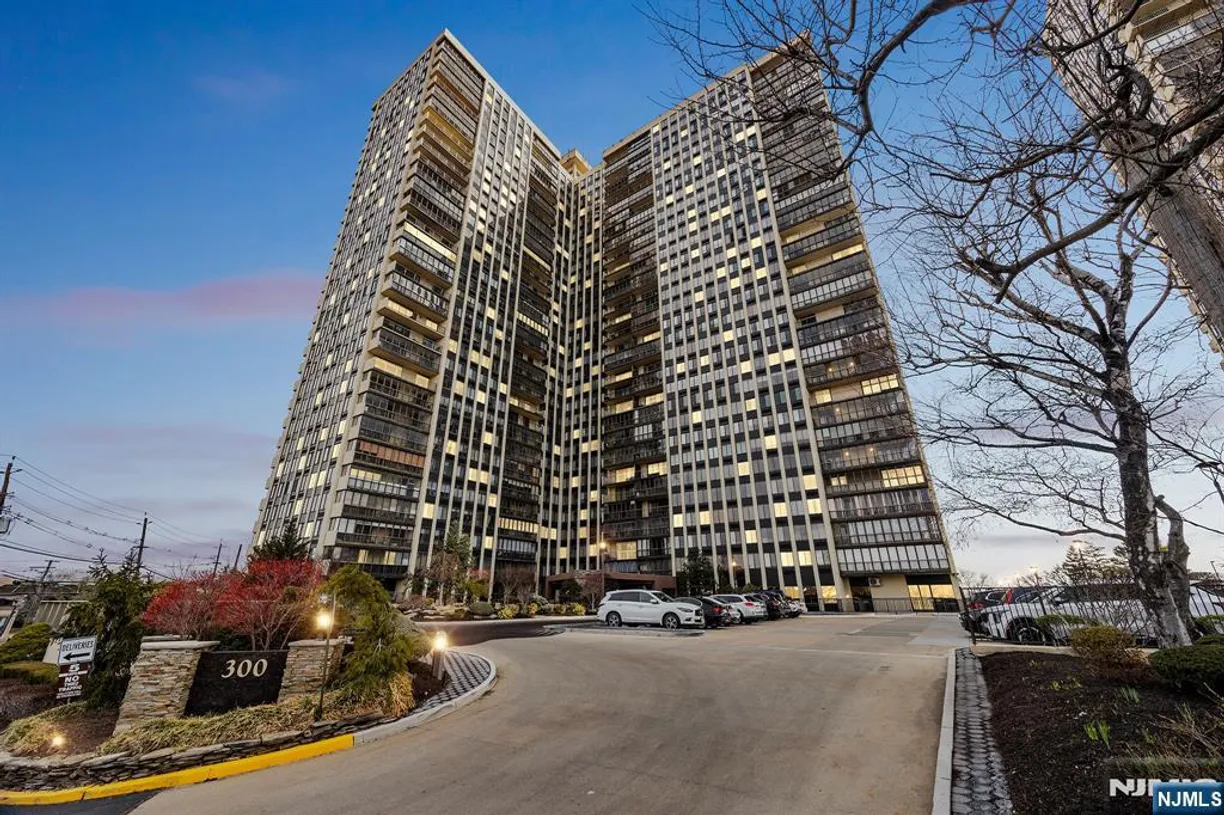 Bergen County Real Estate | View 300 Winston, 2020 | 2 Beds, 1 Bath