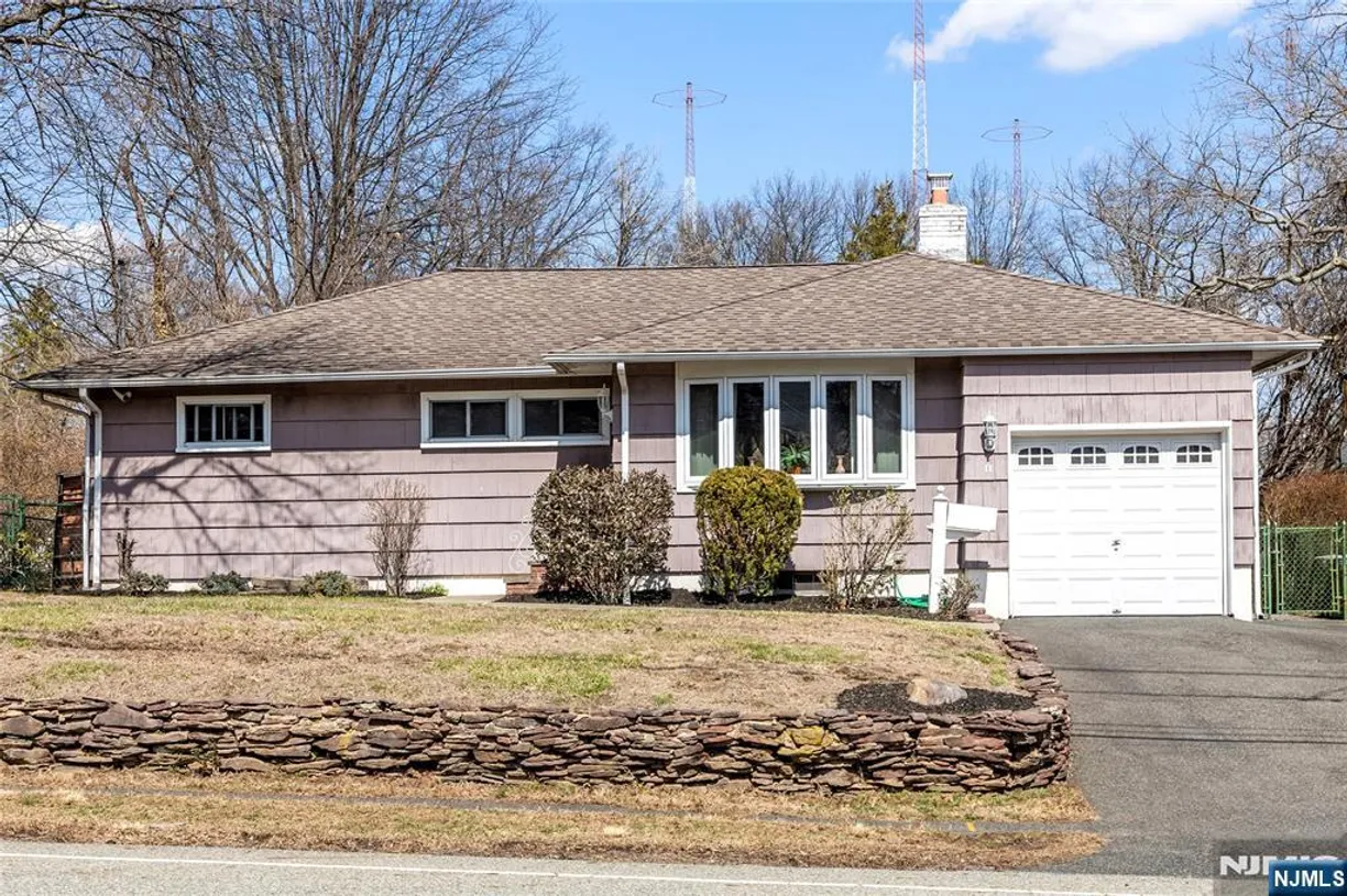 Jersey City/Hoboken Real Estate | View 11 Alexander | 3 Beds, 1 Bath