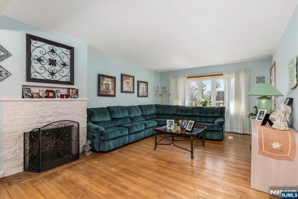 Jersey City/Hoboken Real Estate | View 11 Alexander | Listing