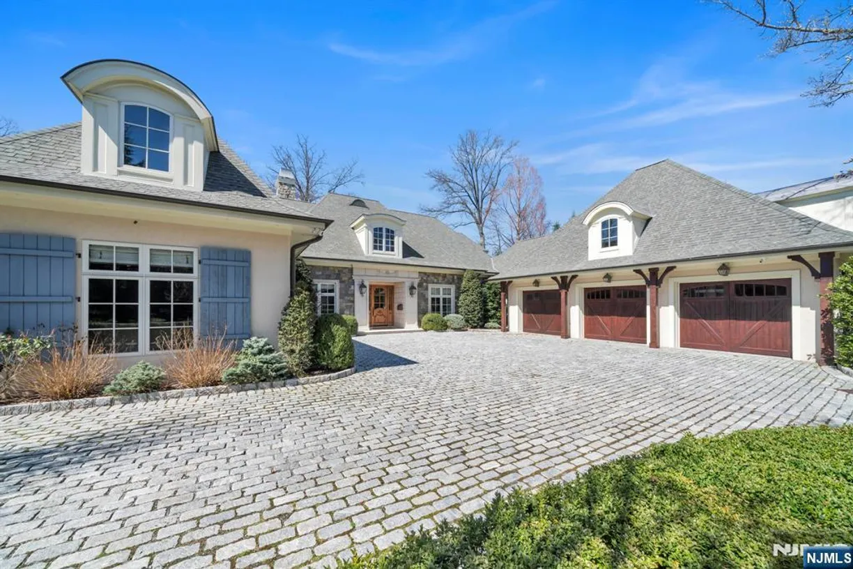 Bergen County Real Estate | View 74 Roberts | 6 Beds, 7 Baths