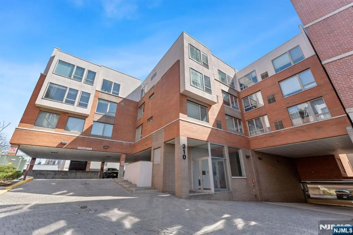 Bergen County Real Estate | View 310 Cliff, 2C | 1 Bed, 1 Bath