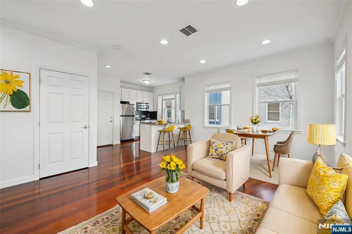 Jersey City/Hoboken Real Estate | View 620 38th, 703 | Listing