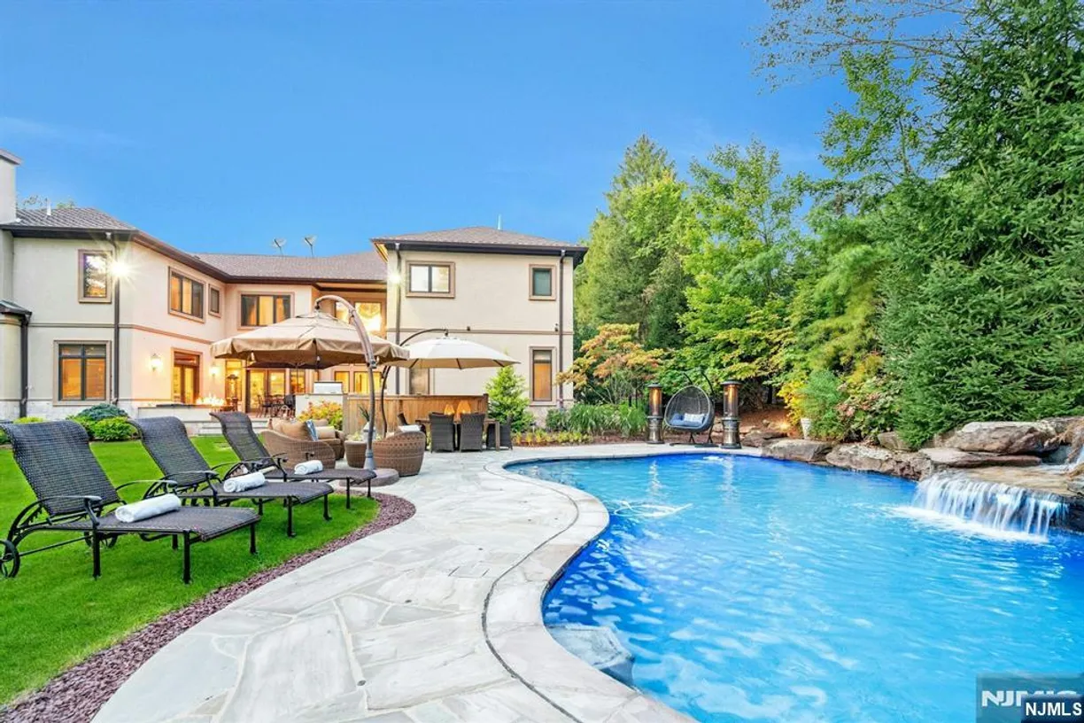 Bergen County Real Estate | View 32 Hampshire Hill | Listing