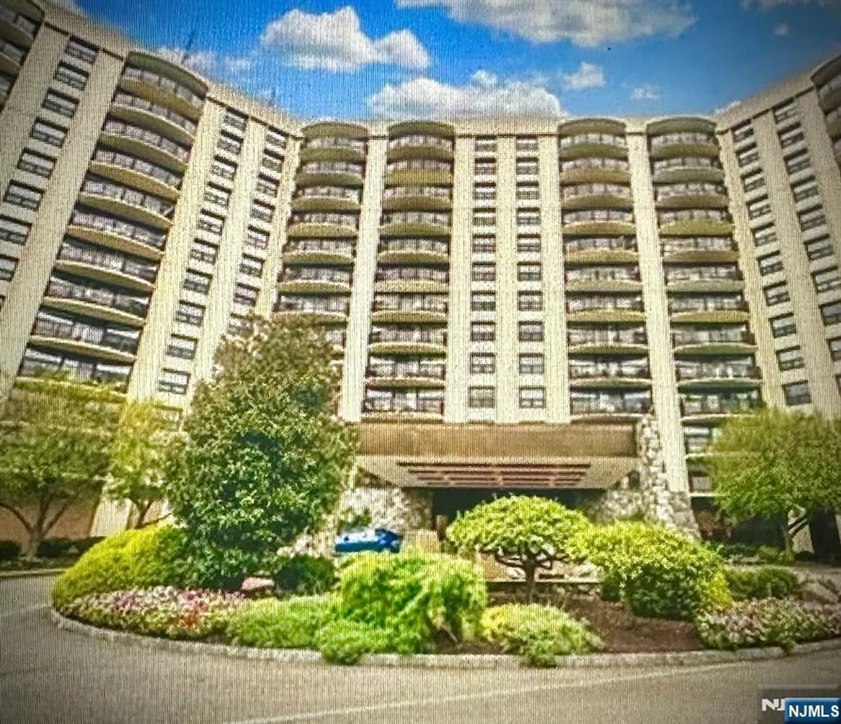 Jersey City/Hoboken Real Estate | View 2 Claridge | 1 Bed, 1 Bath