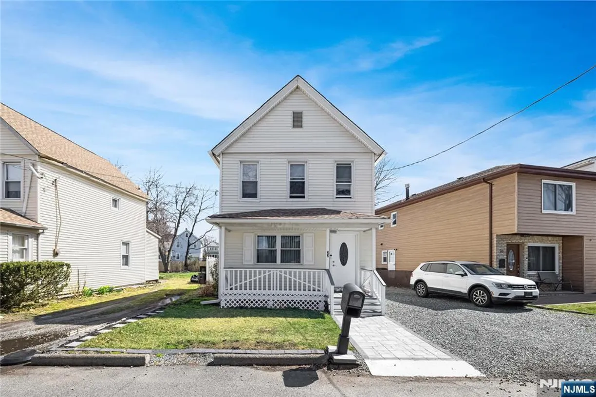 Bergen County Real Estate | View 22 Treptow | 3 Beds, 2 Baths